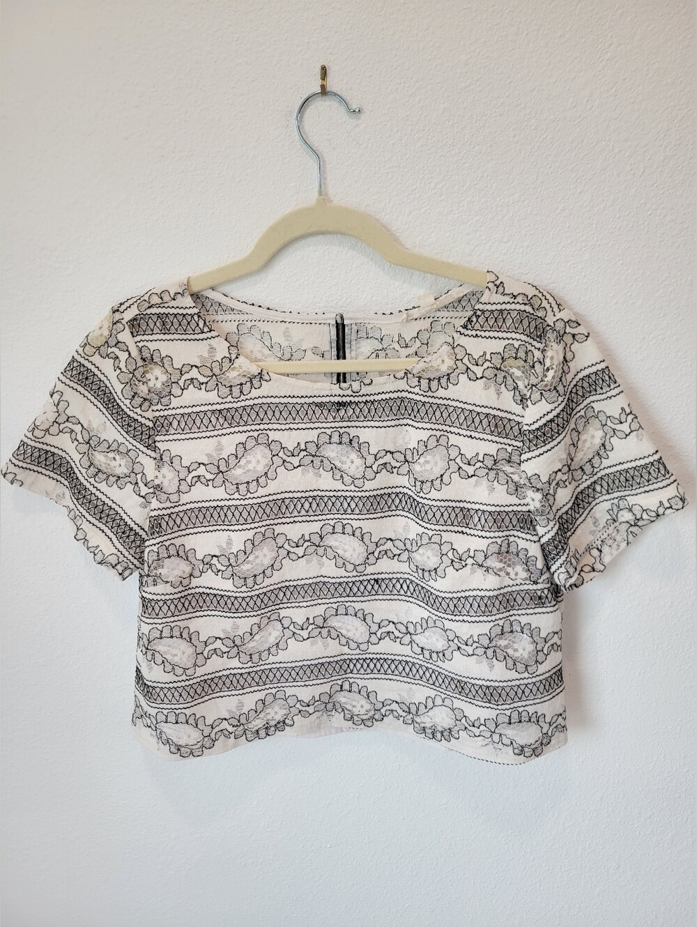Relished Open Knit Lace Crop Blouse Womens XL White Black Monochrome Top